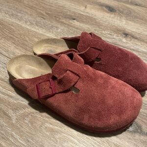 Birkenstock Soft Footbed Maroon Suede Boston Clogs
